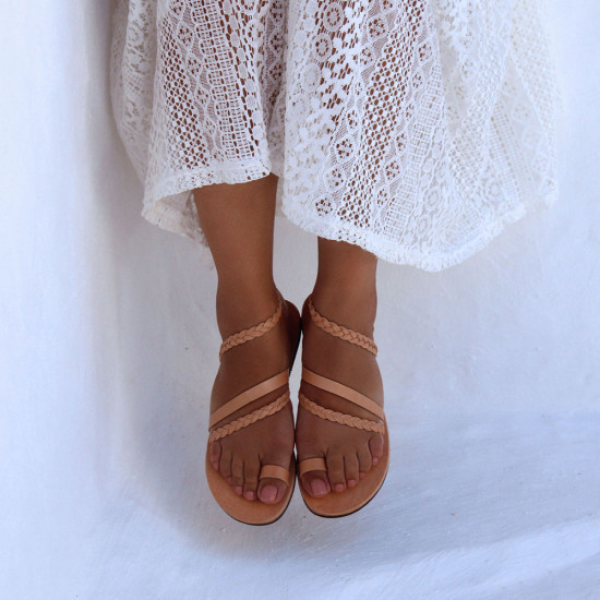 Women's leather sandals in natural colour